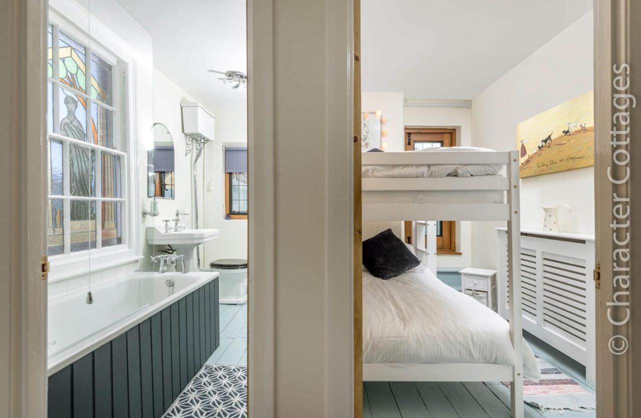 Eastnor Villa Moreton-in-Marsh Bagian luar foto